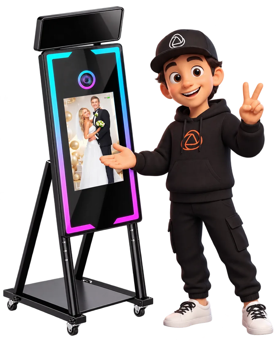 Snappy junto a una cabina espejo con Snap360
